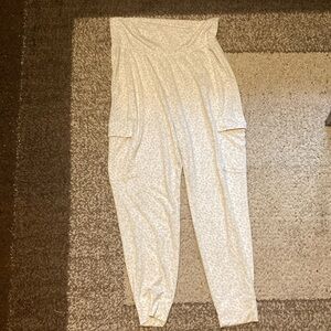 Old Navy leopard print comfy cargo pockets pants.